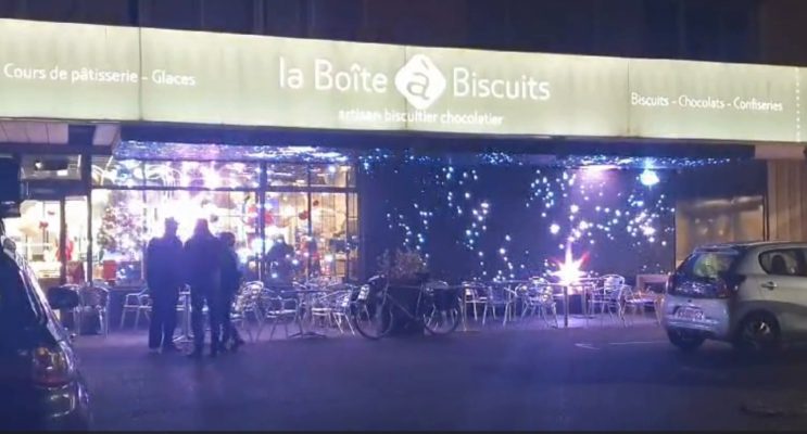 Vidéo immersive géante pour la vitrine de la Boite à Biscuits